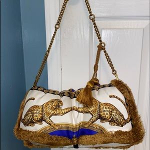 🤍VERSACE 2018 Runway Pillow Talk baroque leopard silk tassel shoulder bag 🤍